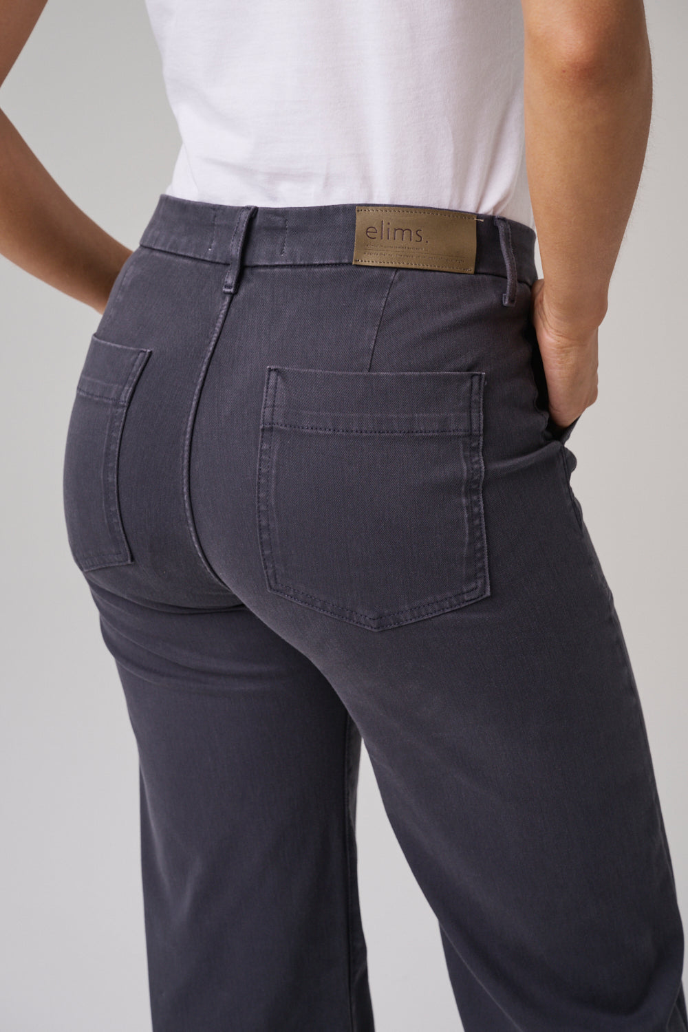 The Malibu Wide Baker | Charcoal